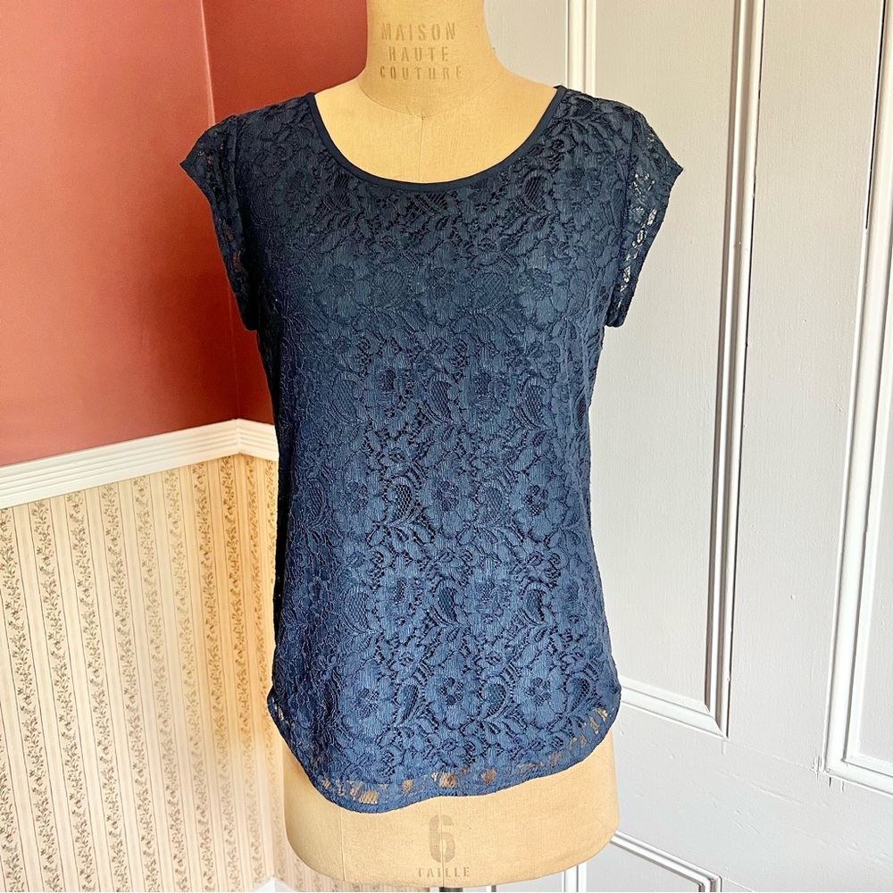 Joie Navy Blue Lace Overlay Cap Sleeve Scoop neck Top Blouse Size Small